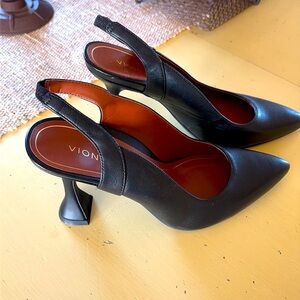 Vionic sling back heel. Black. Size 8.5. NWOT